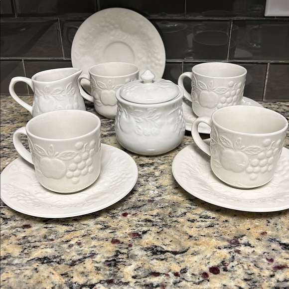 Gibson Housewares Flourish Embossed White Fruit Cup set of 11 pieces vintage - Picture 1 of 5